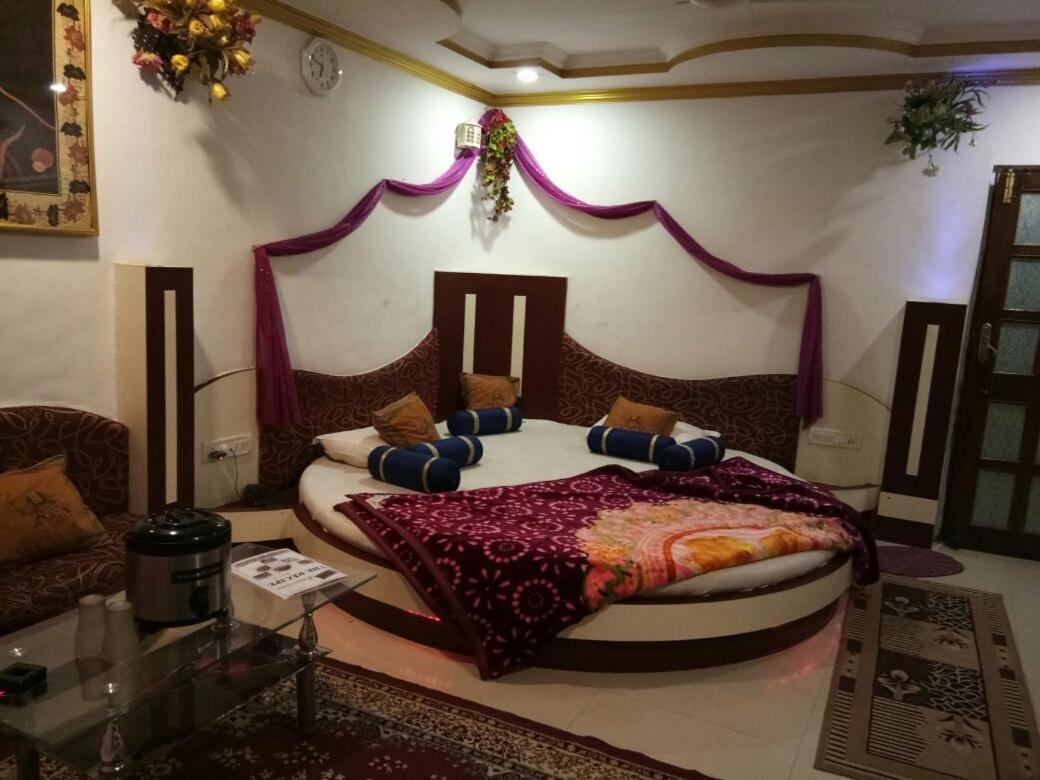 Hotel Prateek Pachmarhi Pachmarhī Eksteriør billede