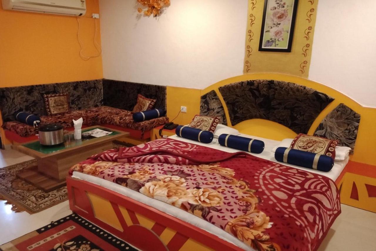 Hotel Prateek Pachmarhi Pachmarhī Eksteriør billede
